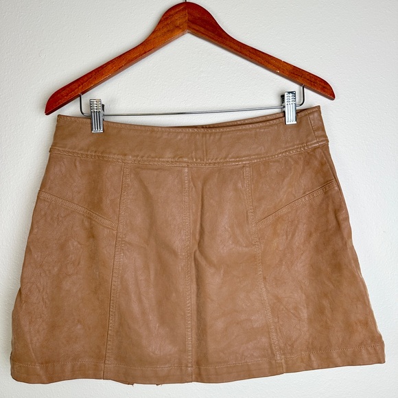 Free People Ari Wrap Skirt Faux Vegan Suede Brown Camel Tan Belted Mini Sz 12 - Picture 6 of 13